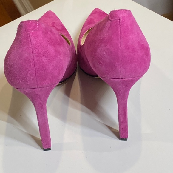 Tatiana Pointy Toe Fuchsia Pumps. - Picture 7 of 12